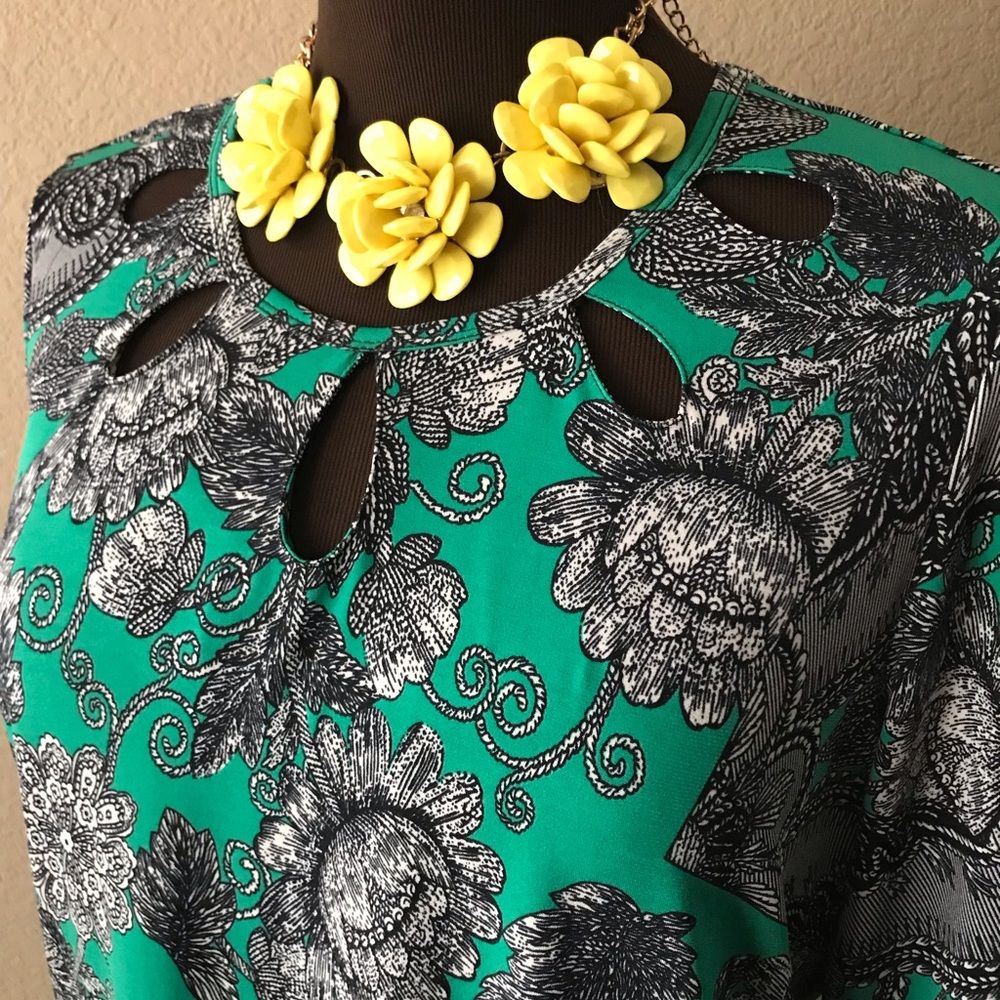 Beautiful Green Floral Top Tunic Size M